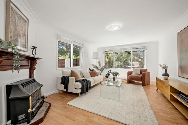 Alfresco family living - Photo 1