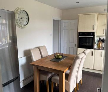 3 bedroom semi-detached house to rent - Photo 5