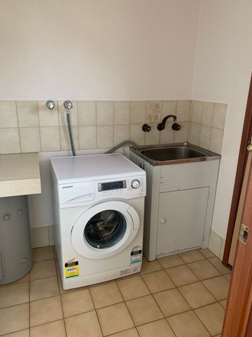 FURNISHED UNIT IN A QUIET LOCATION! - Photo 3