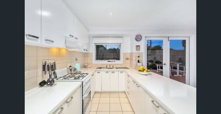 Easy Maintain Family Home - Photo 3