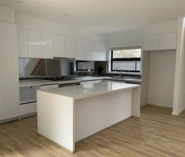 2/118 Daley Street, Glenroy VIC 3046 - Photo 4
