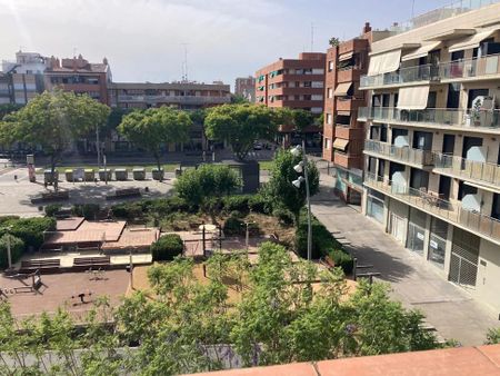 Carrer de la Travessera, Cornellà de Llobregat, Catalonia 08940 - Photo 2