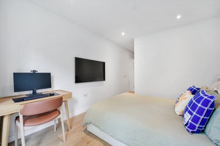 2 bedroom flat to rent - Photo 2