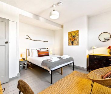 4 bedroom end of terrace house to rent - Photo 2