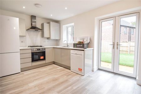 2 bedroom semi-detached house to rent - Photo 5