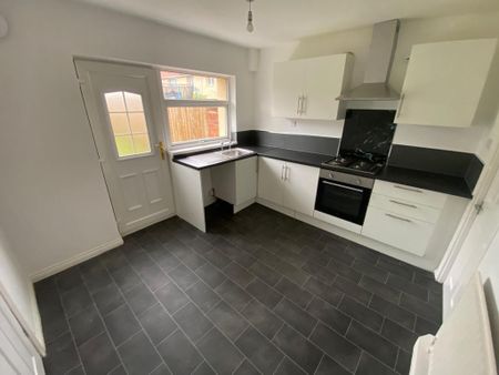3 bedroom terraced house to rent - Photo 5