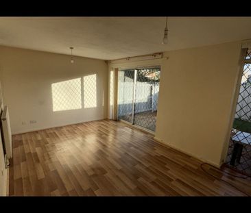 3 Bed Terraced House, Arundel Road, CV3 - Photo 6