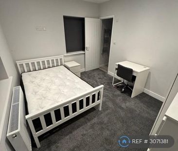1 bedroom in a house share to rent - Photo 2