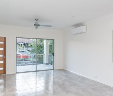 BEAUTIFUL HOUSE TO IMPRESS! - Photo 1