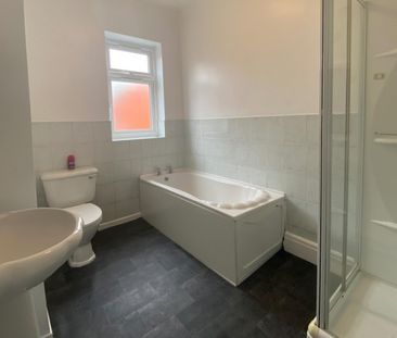 Clarington Grove, Wigan, WN1 3BP - Photo 4