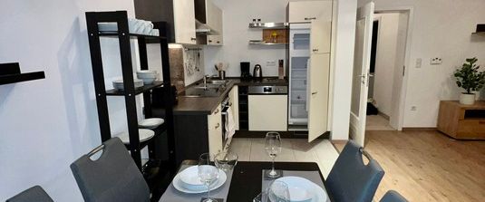 Moderne und hochwertig möblierte Altstadtwohnung mit Flair - Foto 1