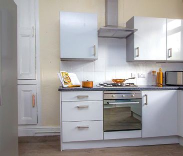 3 bedroom terraced house to rent - Photo 3