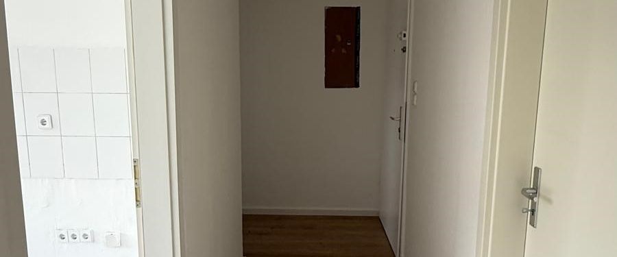Sehr schöne sanierte 3 Zimmer Wohnung in Duisburg zu vermieten - Photo 1