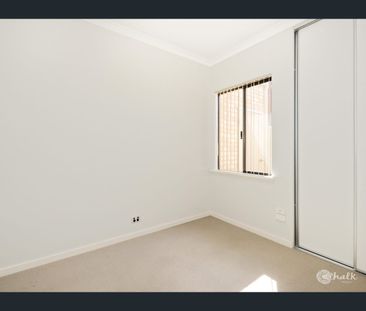 33 Mosedale Loop, Waikiki, WA 6169 - Photo 2