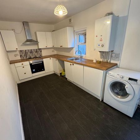 3 bedroom terraced house to rent - Photo 3