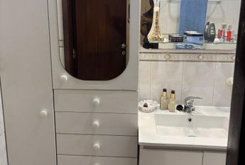 Quarto com wc privado Porto Lusiada e Catolica