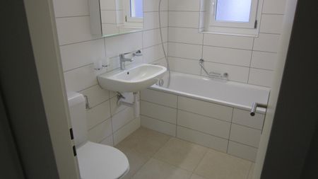 Appartement de 3,5 pièces avec balcon et ascenseur - Photo 4