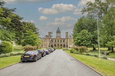 Royal Drive, N11, London - Photo 5