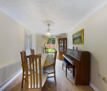 3 bedroom detached house to rent - Photo 4