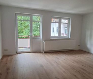 Newly renovated 2-room apartment with balcony in a good location - Foto 1