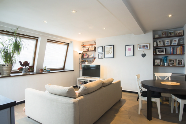 2 bedroom flat with balcony TO LET in prime Maida Vale - Photo 1