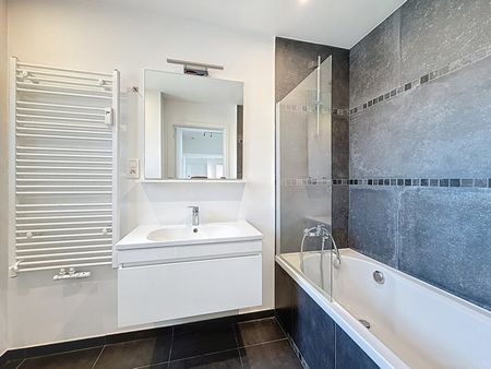 Appartement te huur in Ixelles - Photo 4