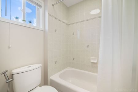 For Lease - 60 Tuscana Boulevard, Vaughan, Ontario - Photo 3