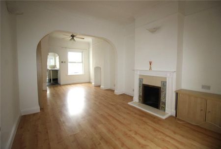 2 bedroom terraced house to rent - Photo 4