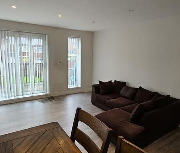 3 bedroom semi-detached house to rent - Photo 3