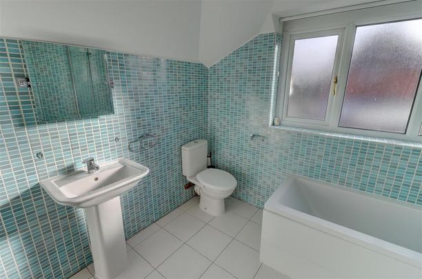 4 bedroom detached house to rent - Photo 1