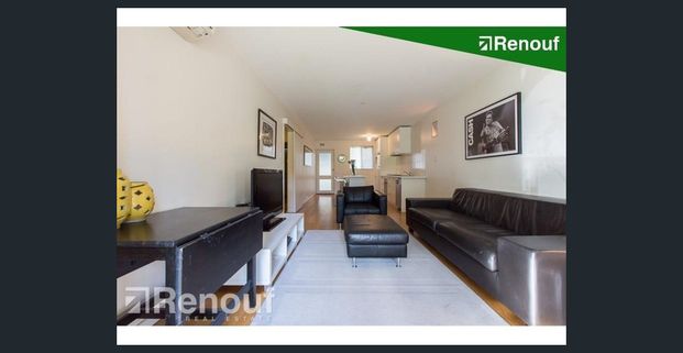 Light and bright ground floor apartment! - Photo 1