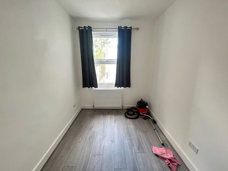 Charnwood Road, London, SE25 6 - Photo 4
