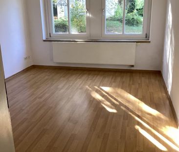 3- Raum-Erdgeschosswohnung mit Dusche und Balkon - Photo 2