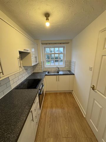 1 bedroom flat to rent - Photo 2