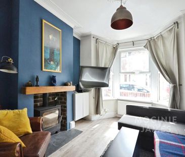 2 bedroom terraced house to rent - Photo 4