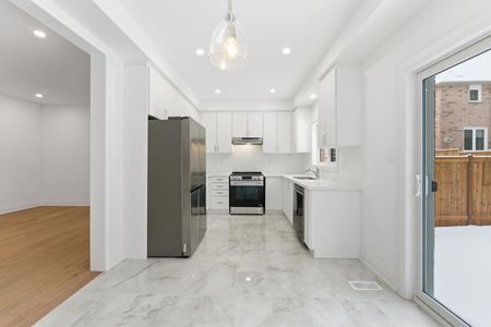 For Lease - 36 Virro Court, Vaughan, Ontario - Photo 5