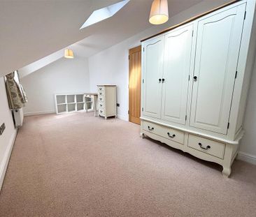 5 bedroom semi-detached house to rent - Photo 4