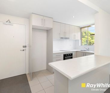 Charming North-Facing Studio in Leafy Glebe Setting - Photo 3