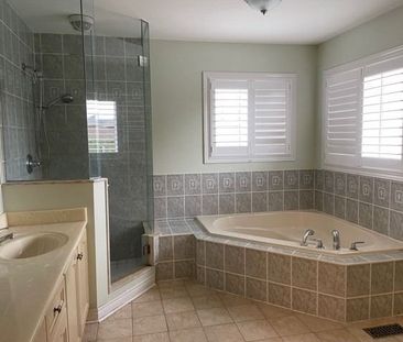 For Lease - 48 Townwood Drive, Richmond Hill, Ontario - Photo 6