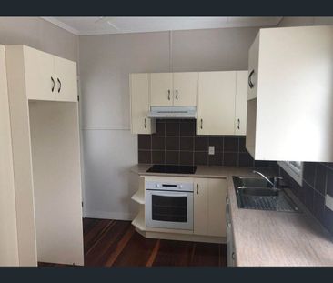 Fully Airconditioned Queenslander Home – Modern Comfort! - Photo 1