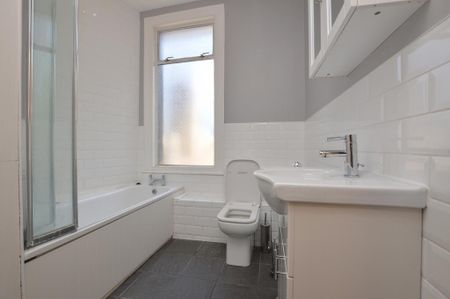 4 bedroom semi-detached house to rent - Photo 4