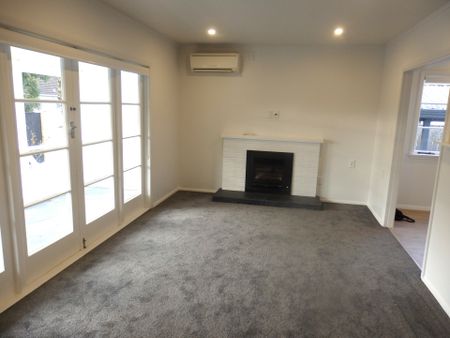 Cute Character Home Cambridge East - Photo 2