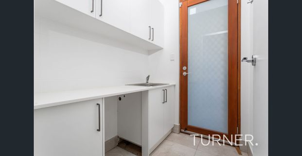 Modern 3 Bedroom Home in a Great Location - Photo 1