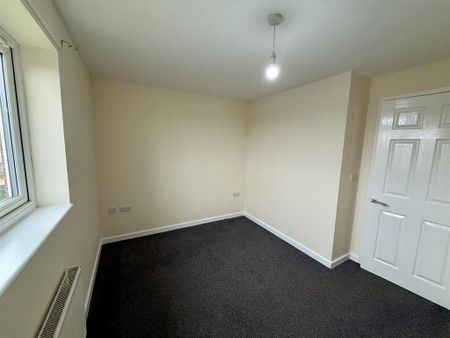 2 bedroom semi-detached house to rent - Photo 3