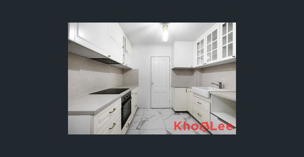 BEAUTIFULLY SPACIOUS ONE BEDROOM IN GREAT LOCATION - Photo 1