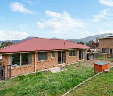 Comfortable Living and Fantastic Views - Photo 3