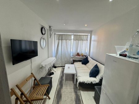 Studio to rent - Photo 3