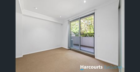 Conveniently Located Three Bedroom Apartment! - Photo 4