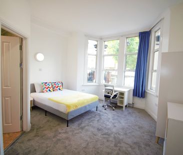 Room in a Shared House, Devonport Road, W12 - Photo 1