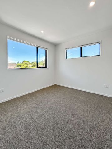 Stunning New Build Home on Claymore Street! - Photo 5